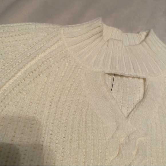 Sweater - Picture 3 of 4